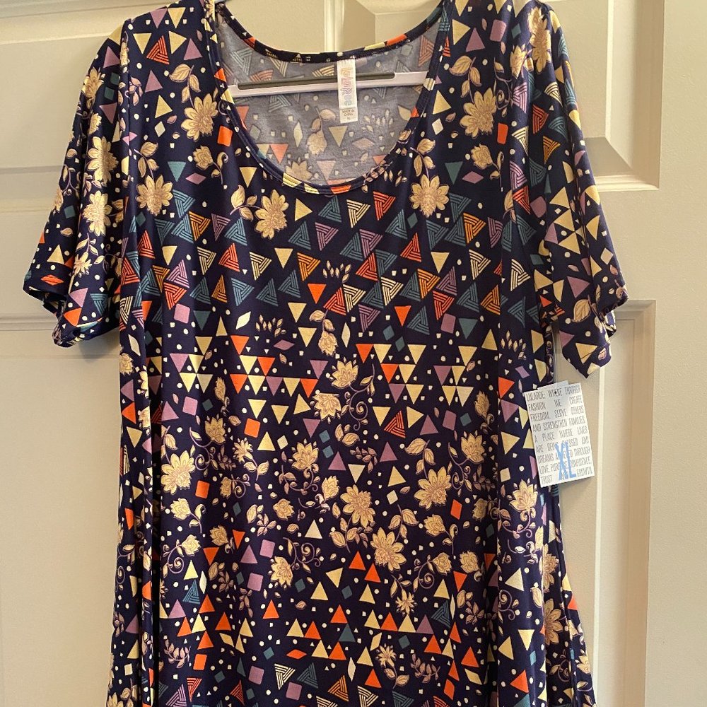 LulaRoe Perfect Tee, Size XL (18-22), NWT